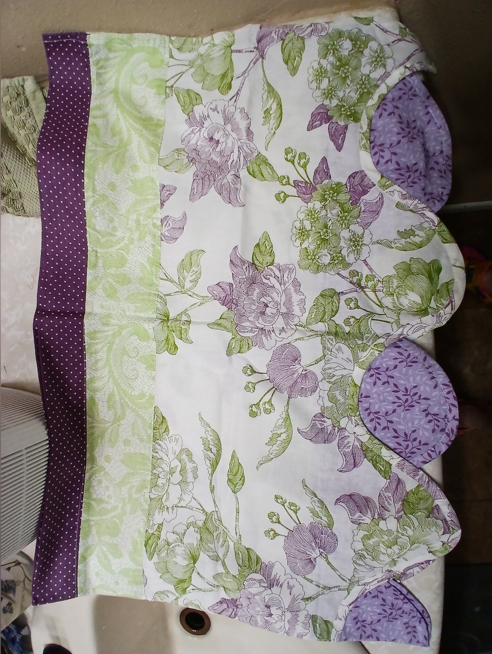 Floral Scalloped Curtain Panel in Purple and Green - Unbranded